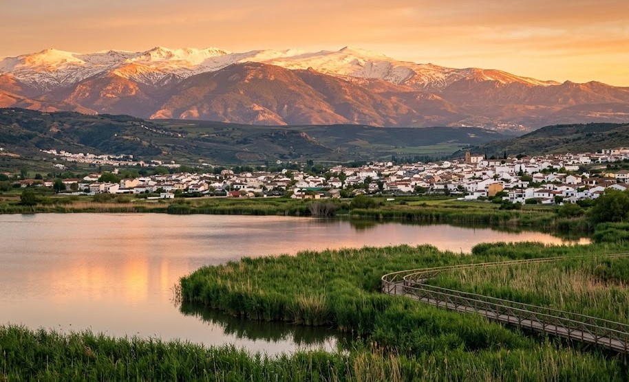 Vista del entorno natural de la Laguna del Padul y el Valle de Lecrín en Granada